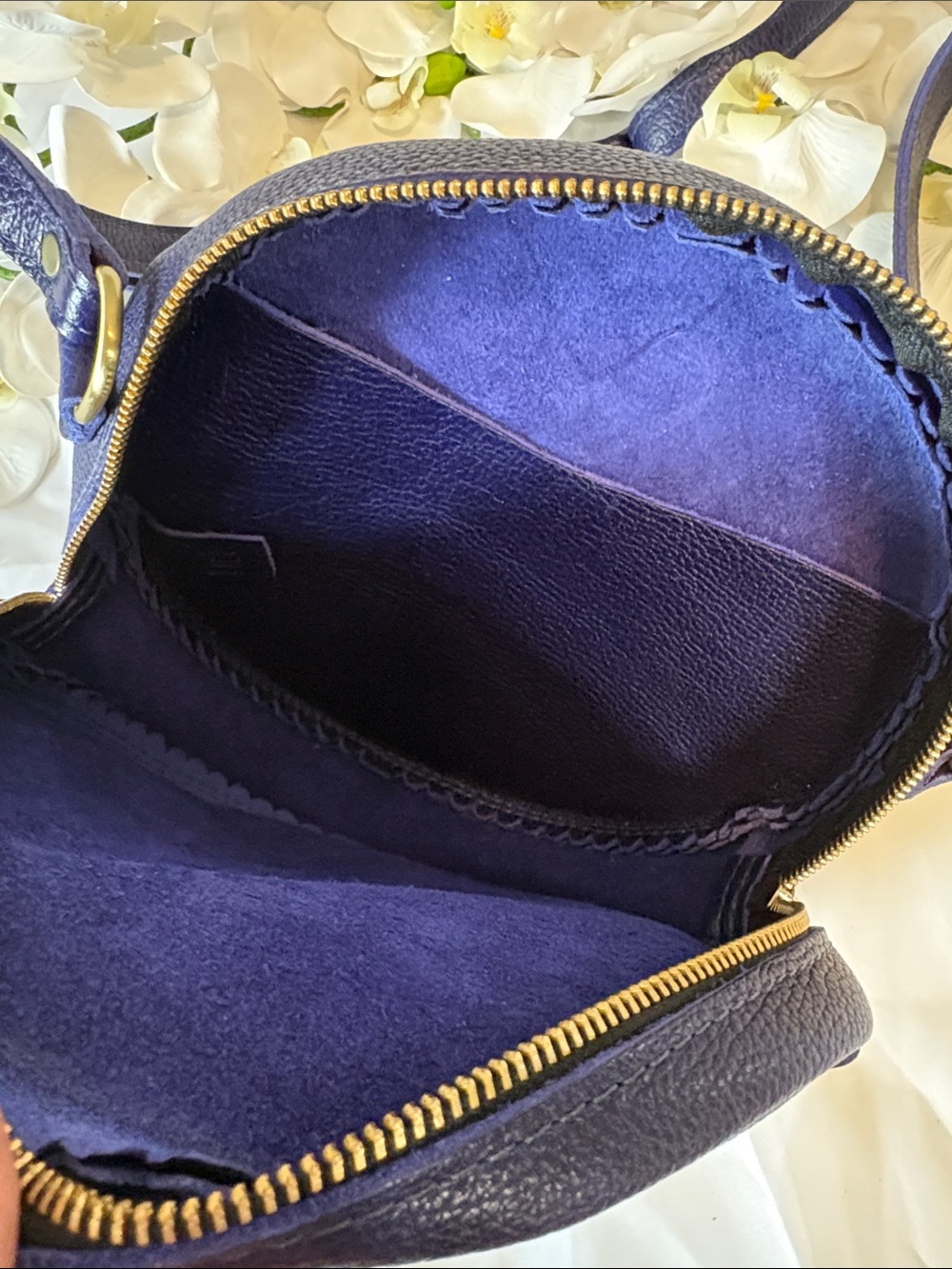 Portland Leather Goods Large Cobalt Pebbled Leather Circle Crossbody Bag - Picture 8 of 10